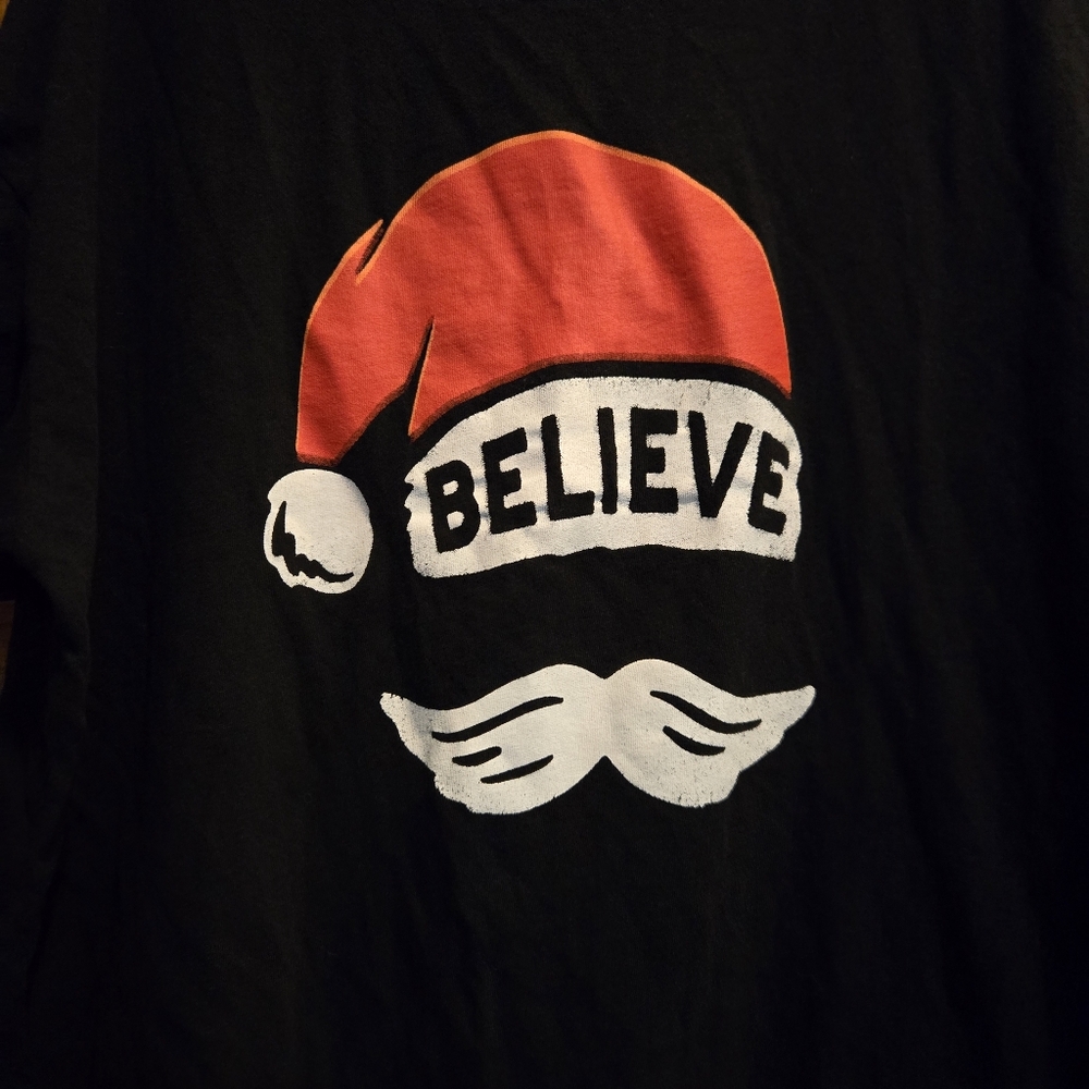 Old Navy Black Graphic T-Shirt - Picture 2 of 11